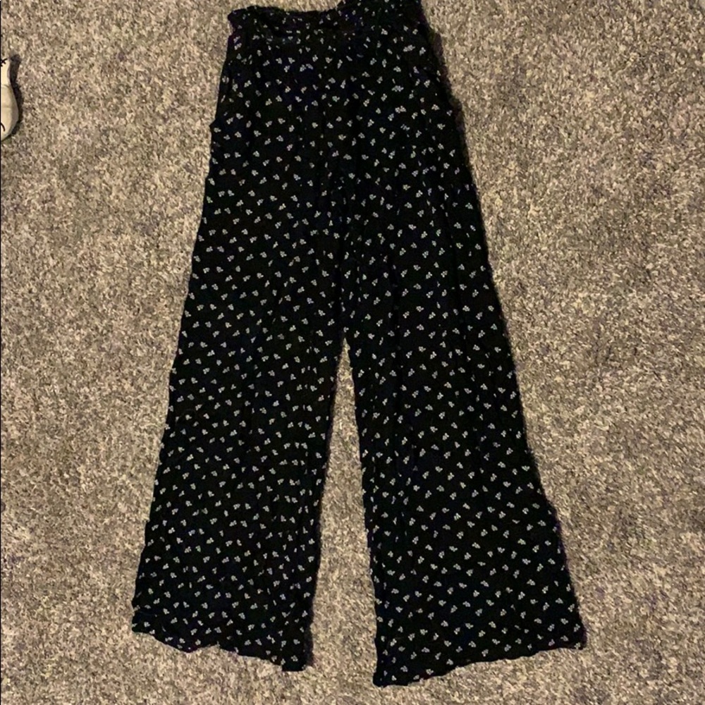 Boho style pants with pockets!
